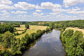  Creuse River gesehen von der Spitze des Viadukts, Le Blanc, Indre-Abteilung, Provinz Berry, Region Centre, Frankreich, Europa 