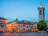  Cathedral Square in the evening, Trento, Trentino, South Tyrol, Trentino-Alto Adige, Italy, Alps, Dolomites, Southern Europe, Europe 
