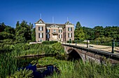 Museum Haus Doorn, Brücke über den Wassergraben, Haus Doorn, Doorn, Provinz Utrecht, Niederlande