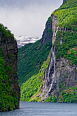  The famous Seven Sisters waterfall, Geirangerfjord, Geiranger, Møre og Romsdal, Norway 
