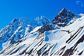 Schneebedeckte Berge im Hornsund, Spitzbergen, Svalbard, Norwegen