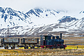 Die nicht mehr intakte Eisenbahn vom ehemaligen Steinkohlebergbau, Ny Alesund, Spitzbergen, Svalbard, Norwegen