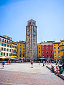  Piazza III Novembre and Torre Apponale, Riva del Garda, Lake Garda, Trento, Trentino, South Tyrol, Northern Italy, Italy, Alps, Dolomites, Southern Europe, Europe 