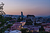  Blick auf die Altstadt von Tiflis am Abend, Hauptstadt von Georgien 