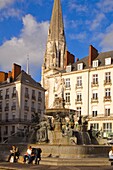 France, Bretagne, Nantes, Place Royale, Saint Nicolas church, fountain, 