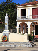 Cuba, Vinales, Jose Marti statue, Casa de Cultura, 