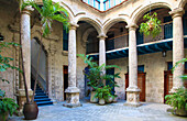 Cuba, Havana, Palacio del Segundo Cabo, patio, 