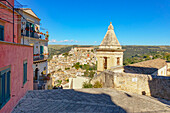  Blick auf Ragusa Ibla von der Kirche Santa Maria delle Scale, Ragusa Ibla, Provinz Ragusa, Sizilien, Italien 