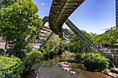  Suspension railway and Wupper River in Elberfeld, Wuppertal, North Rhine-Westphalia, Germany, Europe 