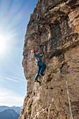Kletterer an der Rotspitz, Rofangebirge, Maurach, Tirol, Österreich