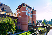  Rieder Gate and bridge over the Kleine Wörnitz with statue of St. Nepomuk, Donauwörth, Donau-Ries, Bavarian Swabia, Swabia, Bavaria, Germany 