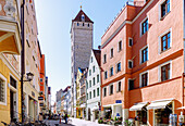  Wahlenstraße and Golden Tower in the Old Town, Regensburg, Upper Palatinate, Bavaria, Germany 
