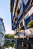  Hotel Schiefes Haus on the Kleine Blau in the Fischerviertel, Ulm, Swabian Alb, Baden-Württemberg, Germany 