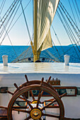 Detailansichten des Großsegler Royal Clipper auf der Fahrt von Venedig nach Kroatien und Montenegro im August 2025