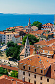 Rundblick auf Zadar vom Glockenturm der Kathedrale St. Anastasia, Kroatien