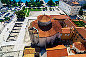 Rundblick auf Zadar vom Glockenturm der Kathedrale St. Anastasia, Kroatien
