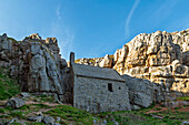 St. Govan's Kapelle, Pembrokeshire, Wales, Großbritannien