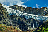  Glacier plunges over rock face, Fellaria Glacier, Valmalenco, Alta via della Valmalenco, Bernina Alps, Lombardy, Italy 