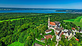 Panorama mit Kloster Andechs auf Andechser Berg und Starnberger See, Fünfseenland, Oberbayern, Bayern, Deutschland