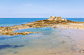 Strand Plage de l'Éventail with Fort National, Saint-Malo, Emerald Coast, Côtes-d'Armor, Brittany, France