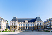 Place du Parlement de Bretagne mit Parlamentspalast in der Altstadt von Rennes, Ille-et-Vilaine, Bretagne, Frankreich