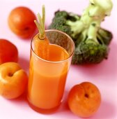 Carrot juice, fruit and broccoli