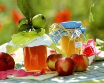 Apple jelly and apple puree