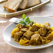 Lamb curry with onions (India)