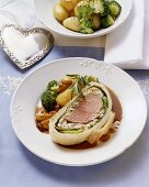 Kalbsfilet im Teigmantel mit Pilzsauce