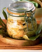 Sauerkraut with carrots (lactic acid fermented)