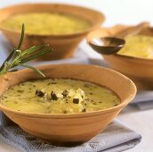 Zuppa di cipolle (onion soup with rosemary & olives, Italy)