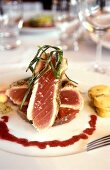 Seared tuna fillet with potatoes