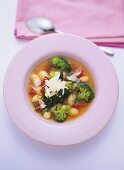 Minestrone with broccoli