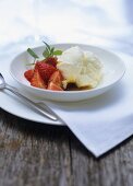 Mascarpone ice cream with marinated strawberries