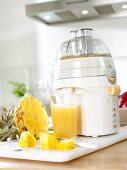 Pineapple juice with electric juicer