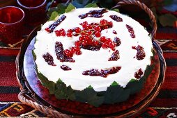 Cheesecake with redcurrants