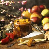 Apple chutney with chillies