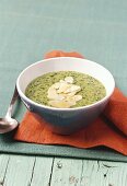 Green spelt and spinach soup