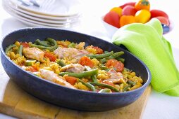 Paella with chicken and green beans