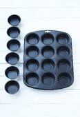 Muffin tray and muffin tins