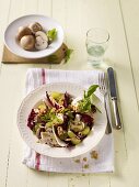 Radicchio salad with grapes and mushrooms