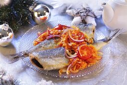 Fried herring with onions and tomatoes (Christmas)