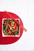 Beef dish with vegetables and beansprouts