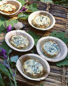 Spinach and ricotta tarts for a picnic