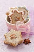 Star-shaped walnut biscuits