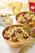 Bean salad with garlic and herbs