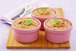 Schokoladenmousse in Dessertförmchen