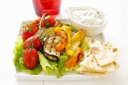Grilled vegetables with tortillas and herb quark