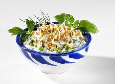 Herb quark with fenugreek sprouts