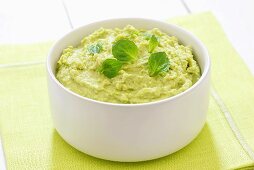 Green pea puree with mint